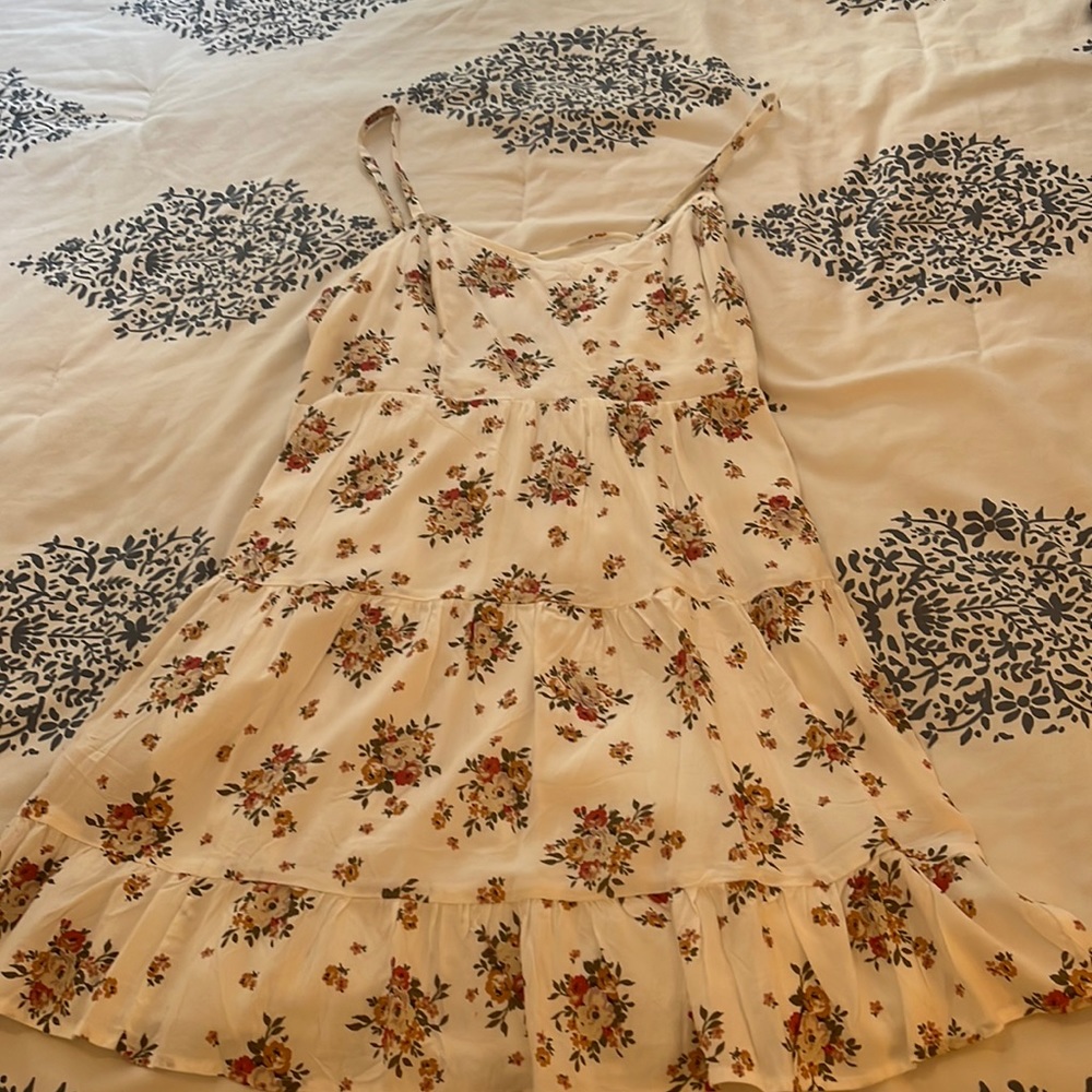 hollister white floral cross tie back dress
